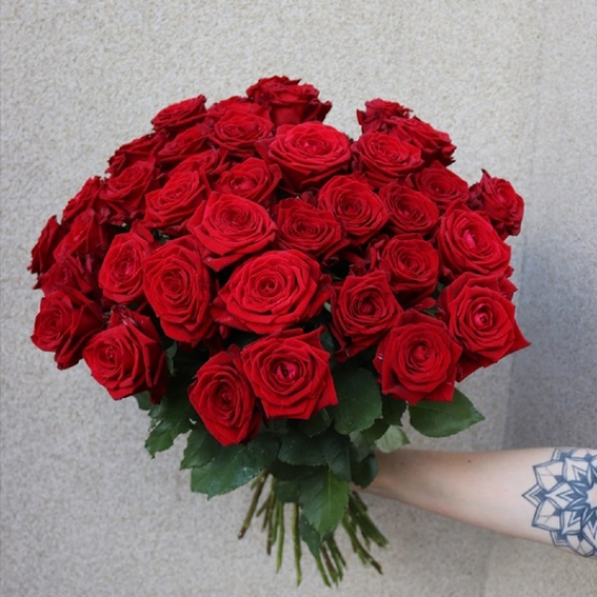 Монобукет из 31 розы Ред наоми